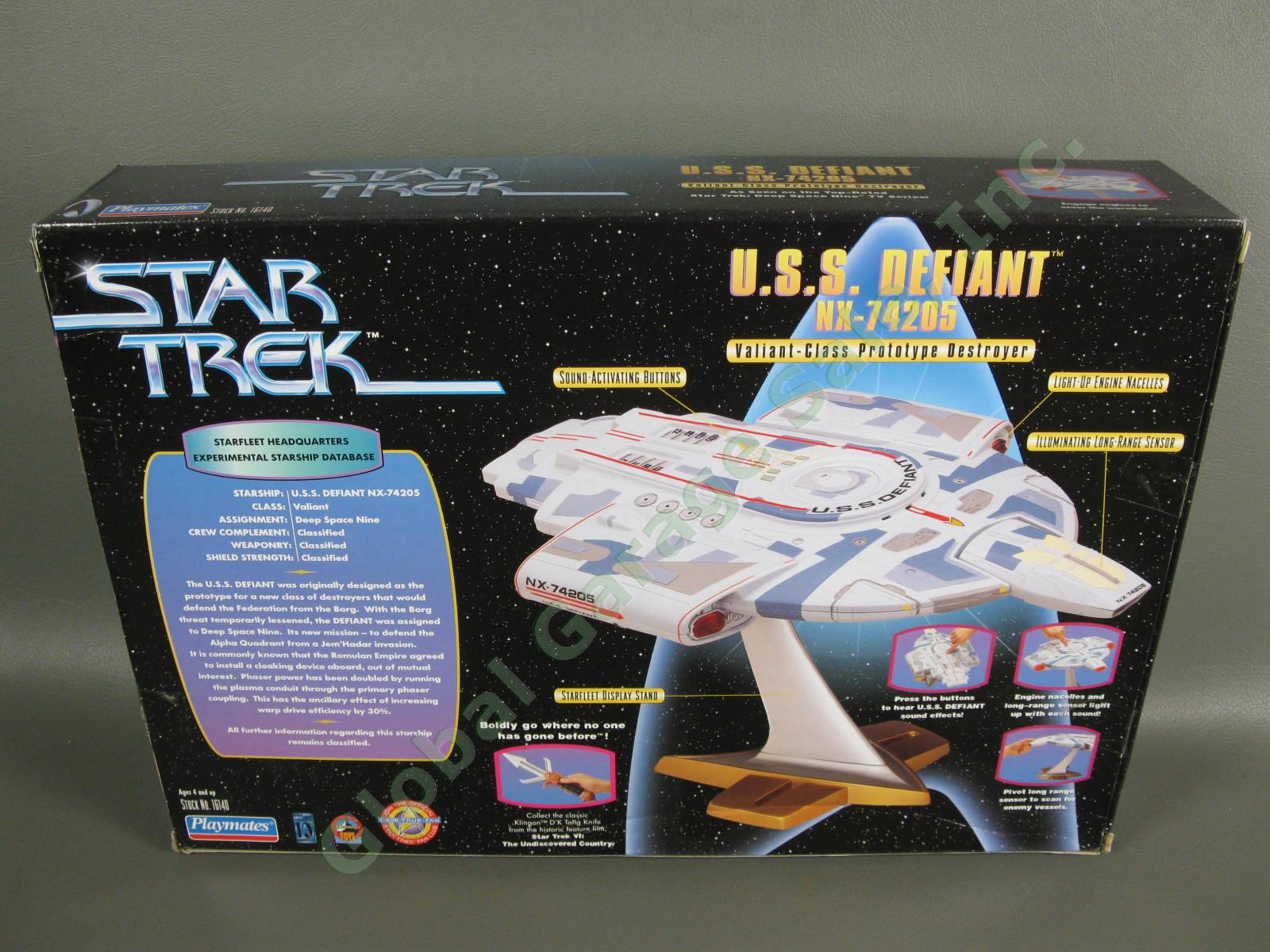 1997 Star Trek USS Defiant NX-74205 Deep Space Nine Destroyer Playmates 16140 NR 1