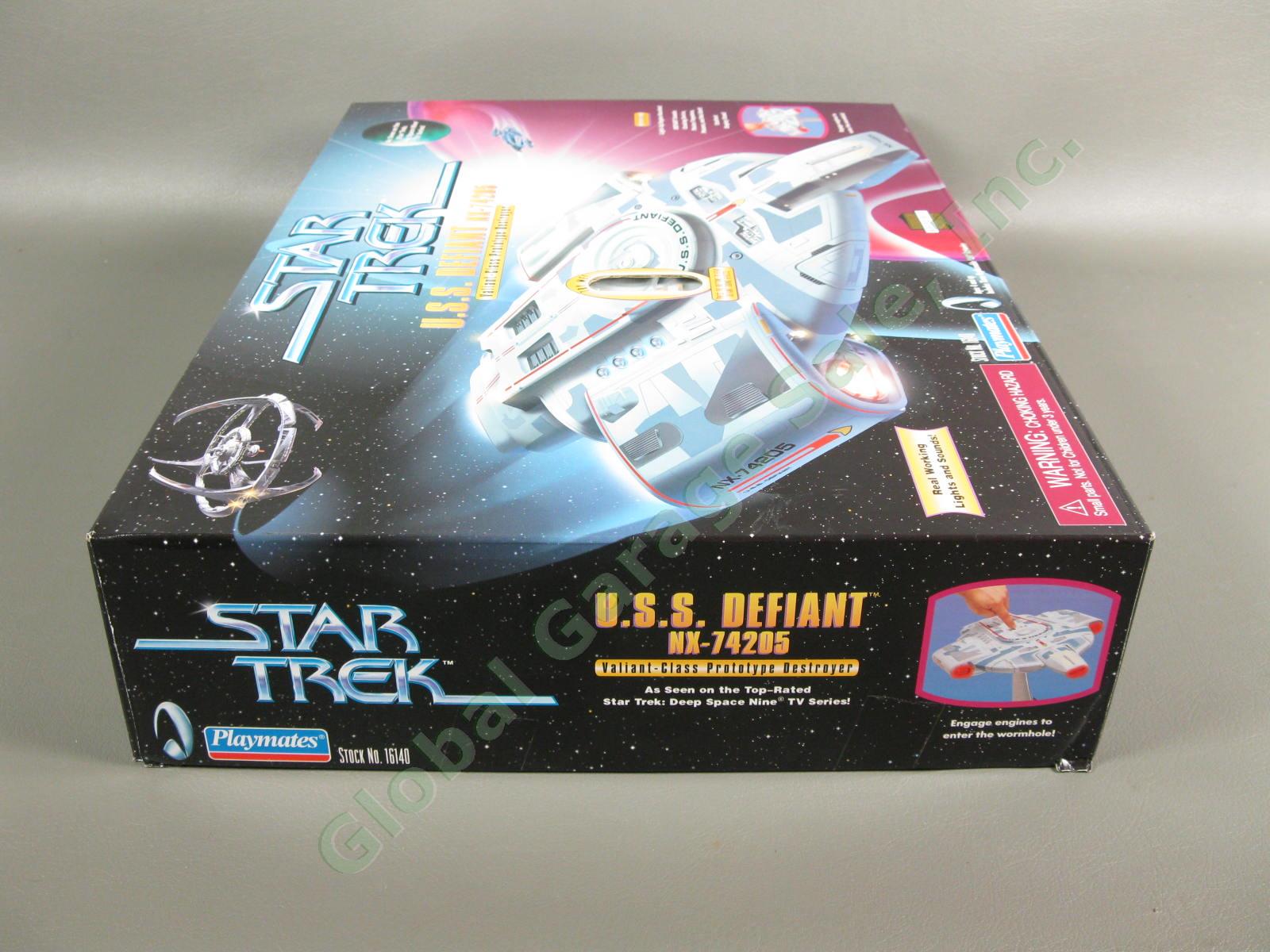 1997 Star Trek USS Defiant NX-74205 Deep Space Nine Destroyer Playmates 16140 NR 3