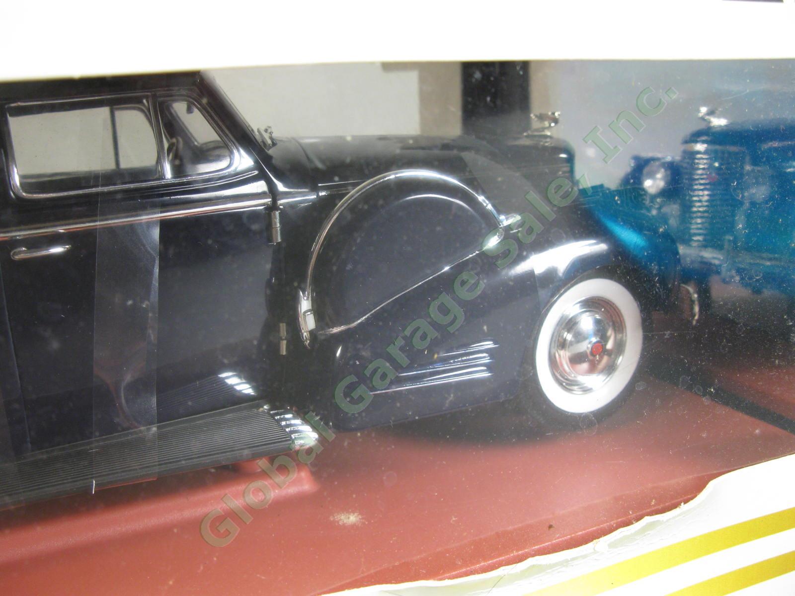 RARE Signature Models 1938 Black Cadillac V16 Fleetwood 1:18 Scale Diecast Car 3