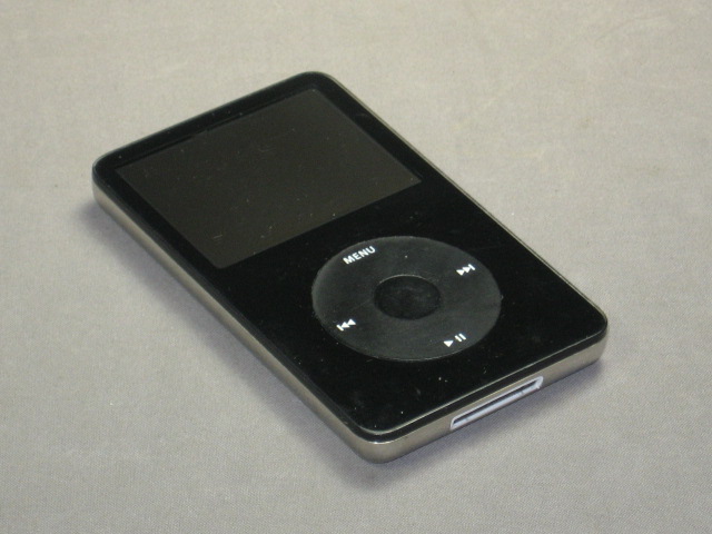 30GB Apple iPod Video MP3 Player 5th Gen Black W/ Box 2