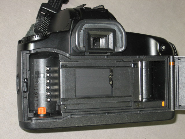 Canon EOS ELAN 35mm SLR Film Camera Body 220EX Flash ++ 8