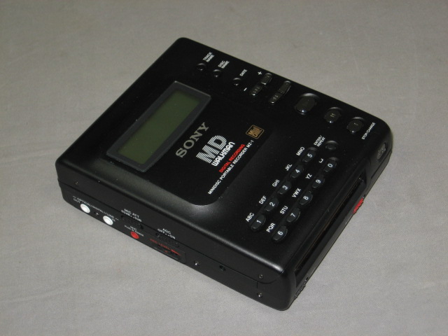 Sony MZ-1 MD Walkman Mini Disc Recorder Player W/ Case+ 2
