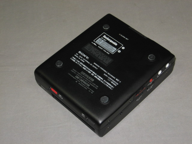 Sony MZ-1 MD Walkman Mini Disc Recorder Player W/ Case+ 4