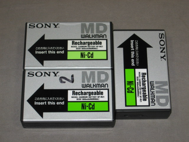 Sony MZ-1 MD Walkman Mini Disc Recorder Player W/ Case+ 5