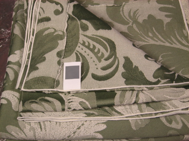 7 Green Leaf Catering Tablecloth Linens 54" +81" Square 1