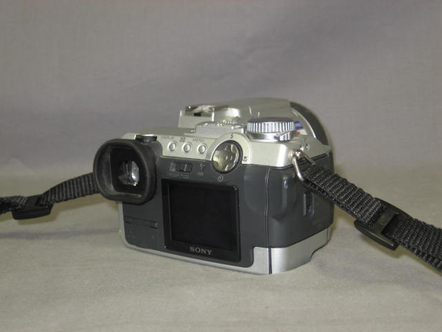 Sony CyberShot DSC-F717 5.0 Megapixel Digital Camera NR 4