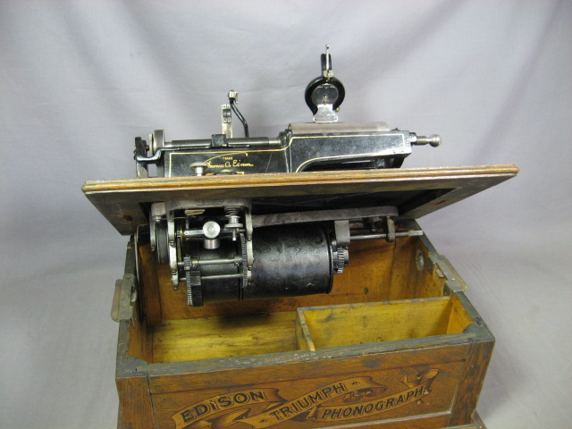 Rare Edison Triumph Model A Cylinder Phonograph + Horn 17