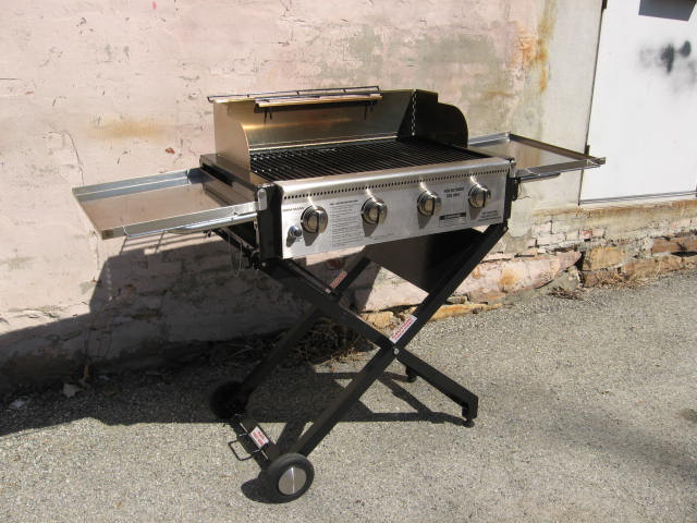 Brinkmann Portable Outdoor Tailgate Barbecue Gas Grill 3