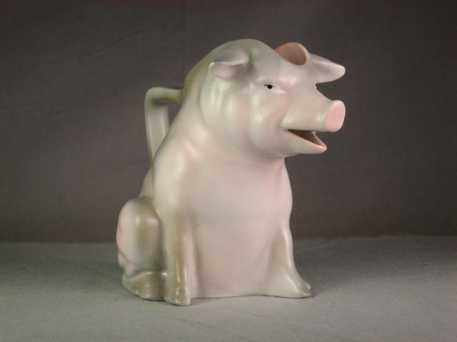 Vintage Royal Bayreuth Bavaria Pig Sow Swine Creamer NR 1