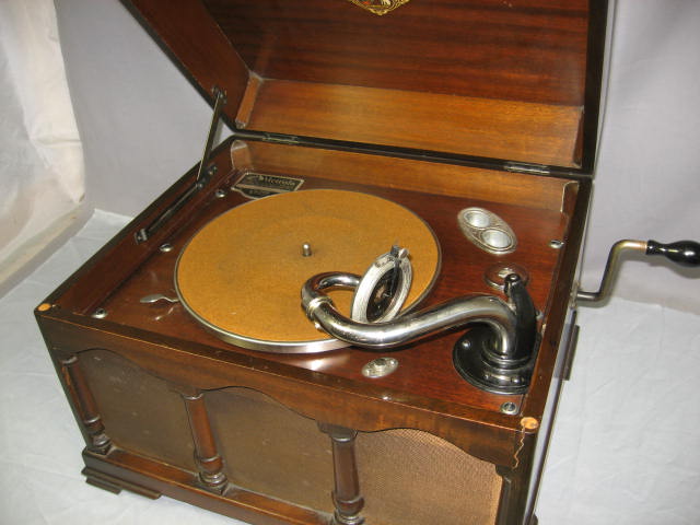 Victor Victrola VVI-70 Talking Machine Phonograph NR 9