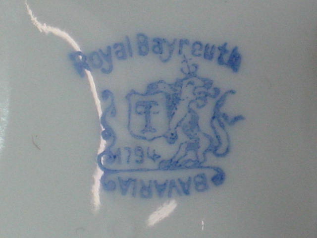 Vintage Royal Bayreuth Porcelain Bird Parrot Creamer 4" 5