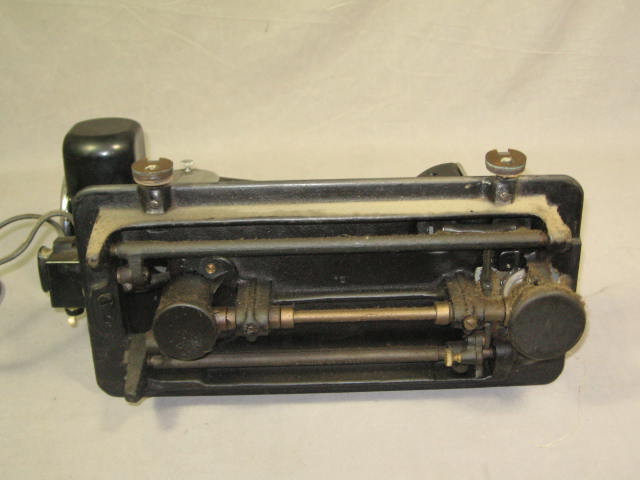 Vintage 1946 Singer 201-2 Industrial Sewing Machine+ NR 6