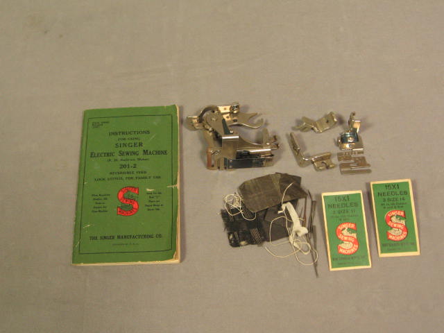 Vintage 1946 Singer 201-2 Industrial Sewing Machine+ NR 8