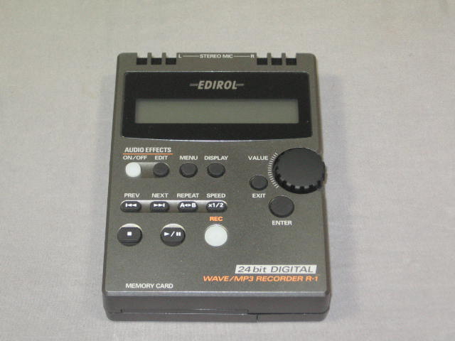 Roland Edirol R-1 R1 Digital Audio WAVE/MP3 Recorder NR 1