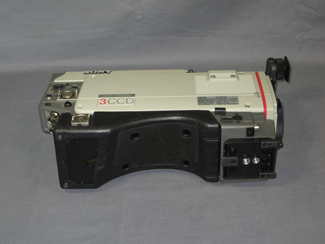 Sony DXC-3000A 3 CCD 3CCD Color Video Camera Camcorder 8