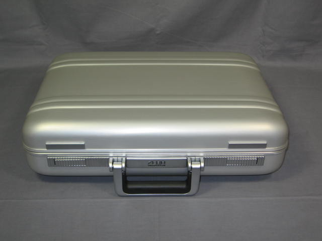 Zero Halliburton Diplomat Silver Attache Case Briefcase 1