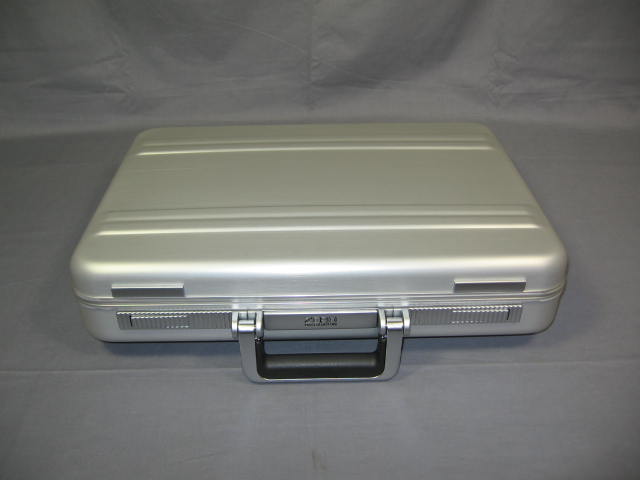 Zero Halliburton Executive Attache Case Briefcase W/Box 1