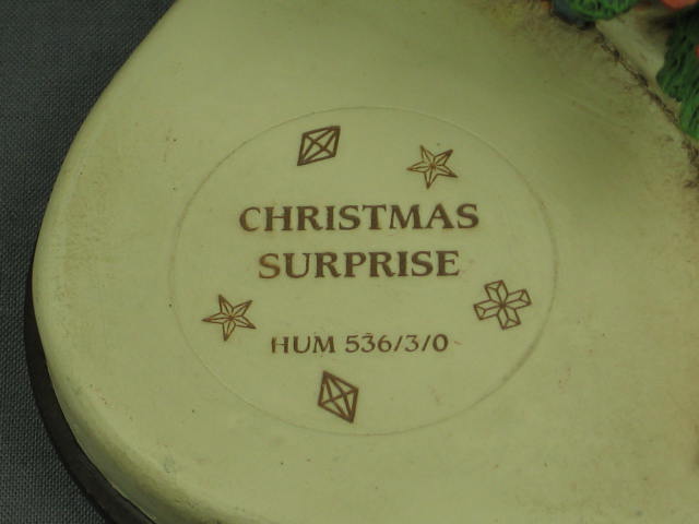 Hummel Goebel Christmas Surprise Scape W/ Figurine NR! 6