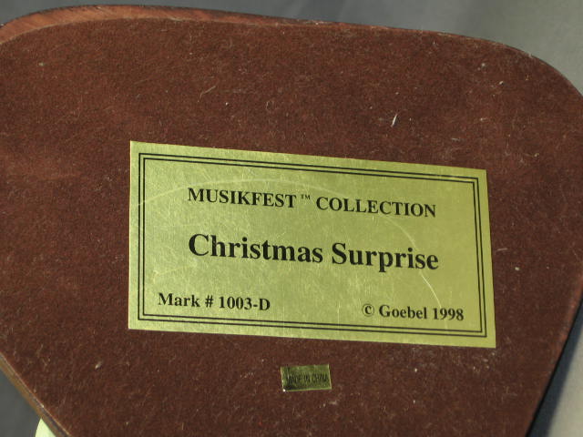 Hummel Goebel Christmas Surprise Scape W/ Figurine NR! 7
