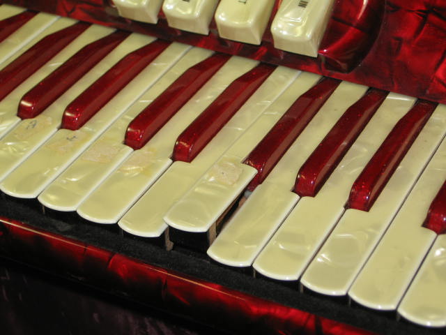 Vintage Red Capri Piano Accordion Accordian W/ Case NR! 12