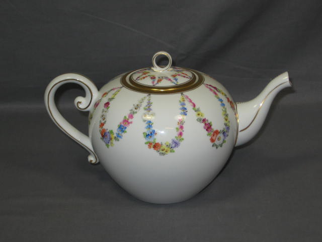 Herend Liechtenstein Handpainted Porcelain Teapot NR!