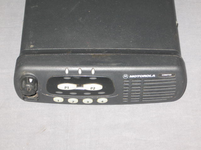 Motorola CDM750 CDM 750 65 Watt Mobile Low Band Radio 1