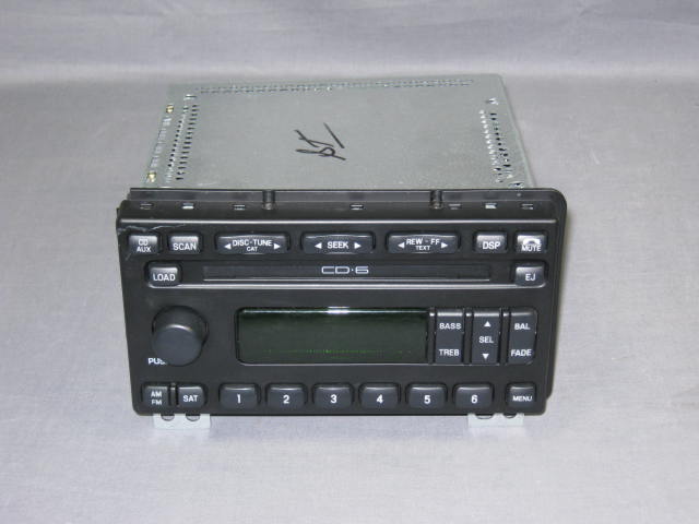 01 02 03 04 Ford Mustang 6 Disc CD Changer Player Radio 1