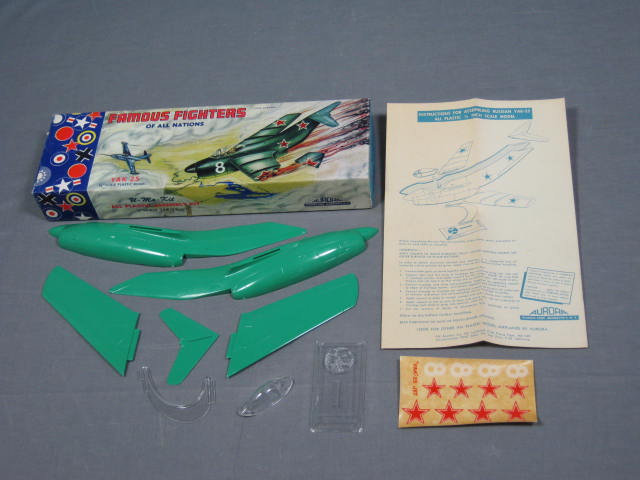 Aurora Famous Fighters Series Yak 25 Model Airplane Kit 1