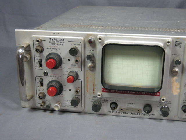 Tektronix RM 561A Oscilloscope 3A1 Dual Trace Amp 3T77 1