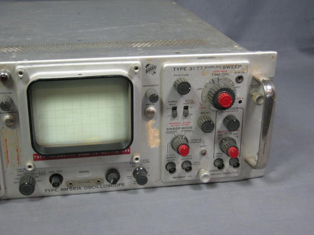 Tektronix RM 561A Oscilloscope 3A1 Dual Trace Amp 3T77 2