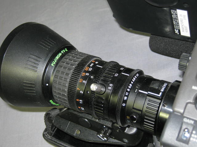 JVC GY X3 3 CCD 3CCD SVHS S-VHS Video Camera Camcorder 4