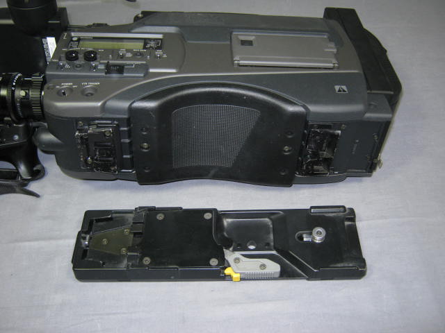 JVC GY X3 3 CCD 3CCD SVHS S-VHS Video Camera Camcorder 13