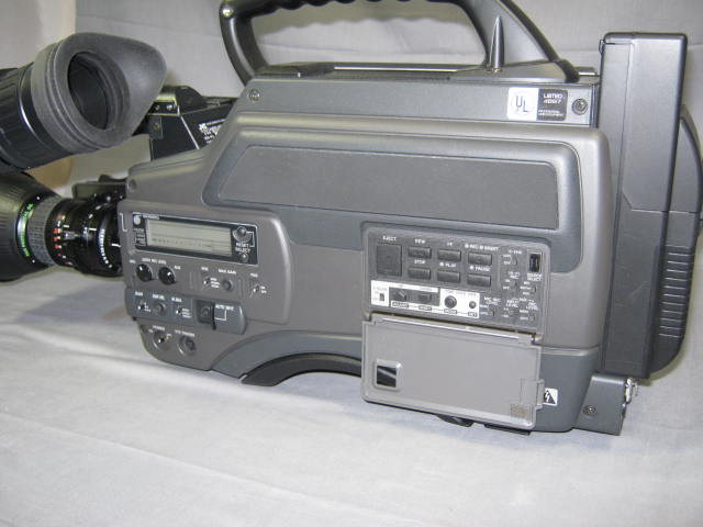 JVC GY X3 3 CCD 3CCD SVHS S-VHS Video Camera Camcorder+ 2
