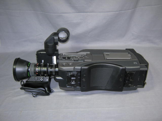 JVC GY X3 3 CCD 3CCD SVHS S-VHS Video Camera Camcorder+ 8