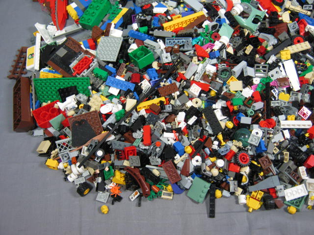 8 Lbs LEGO Lot Parts Brick Bricks Minifig Minifigs + NR 1