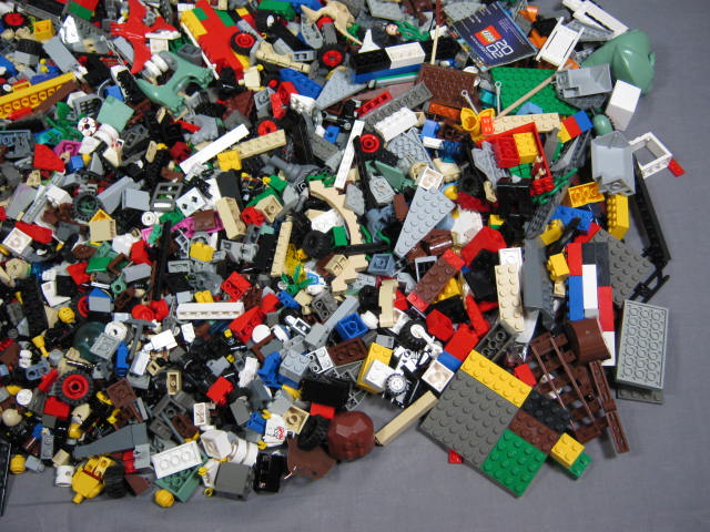 8 Lbs LEGO Lot Parts Brick Bricks Minifig Minifigs + NR 2