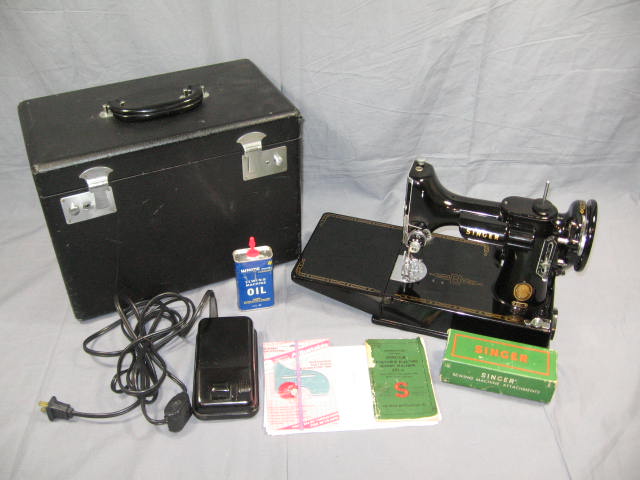Singer 221 Featherweight Sewing Machine W/ Attachments