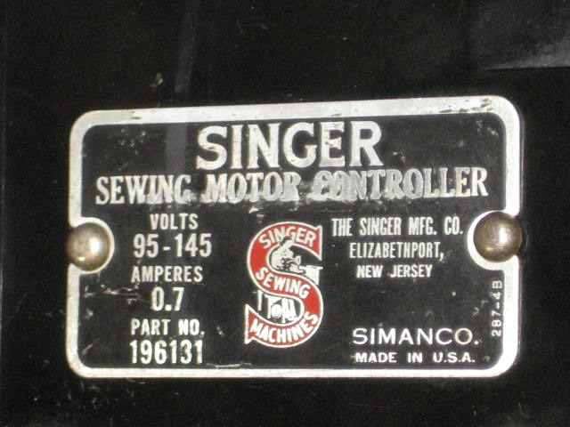 Singer 221 Featherweight Sewing Machine W/ Attachments 12
