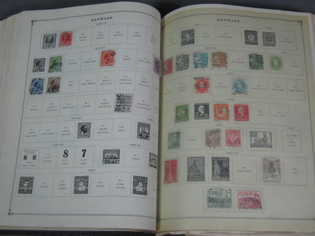 Scott International Postage Stamp Albums Part I + II NR 26