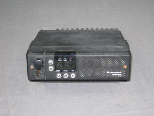 Motorola Radius GM300 8-Ch 45-Watt Mobile UHF Radio NR!