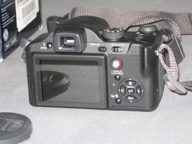 Panasonic Lumix DMC-FZ7 6MP Digital Camera 12X Optical 2