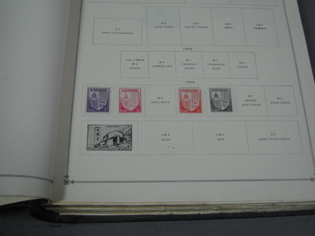 Scott International Postage Stamp Albums Part I + II NR 33