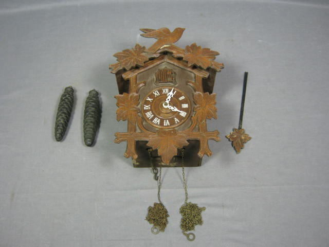 Vtg Lux Cuckoo Clock W/Weights +Pendulum Waterbury Conn