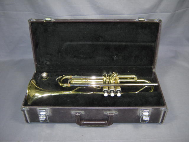 Yamaha YTR-2320 Student Trumpet W/ 7C Mouthpiece + Case