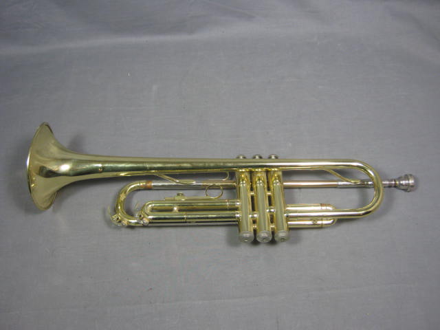Yamaha YTR-2320 Student Trumpet W/ 7C Mouthpiece + Case 1