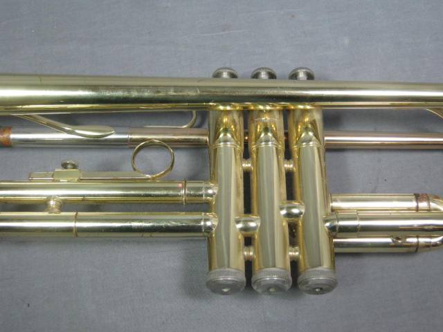 Yamaha YTR-2320 Student Trumpet W/ 7C Mouthpiece + Case 2