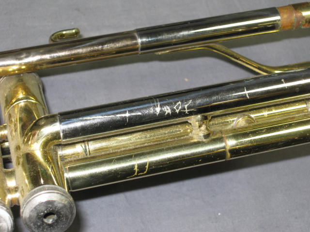 Yamaha YTR-2320 Student Trumpet W/ 7C Mouthpiece + Case 9