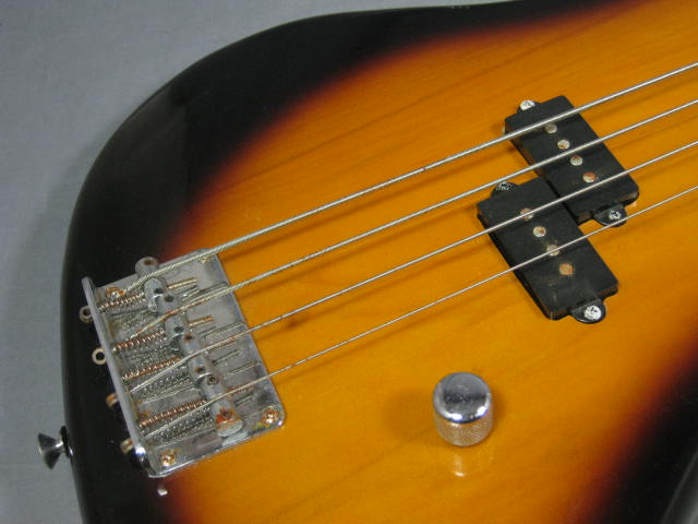 Washburn XB-100 4-String Electric Bass Guitar W/Gig Bag 2