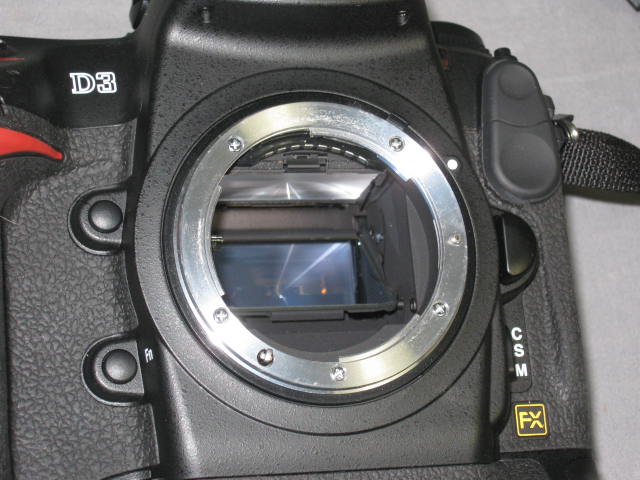 Nikon D3 Digital SLR Camera Body MH-22 Battery Charger+ 4