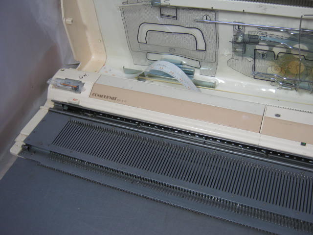 Brother Knitking Compuknit KH-910 Knitting Machine + NR 7
